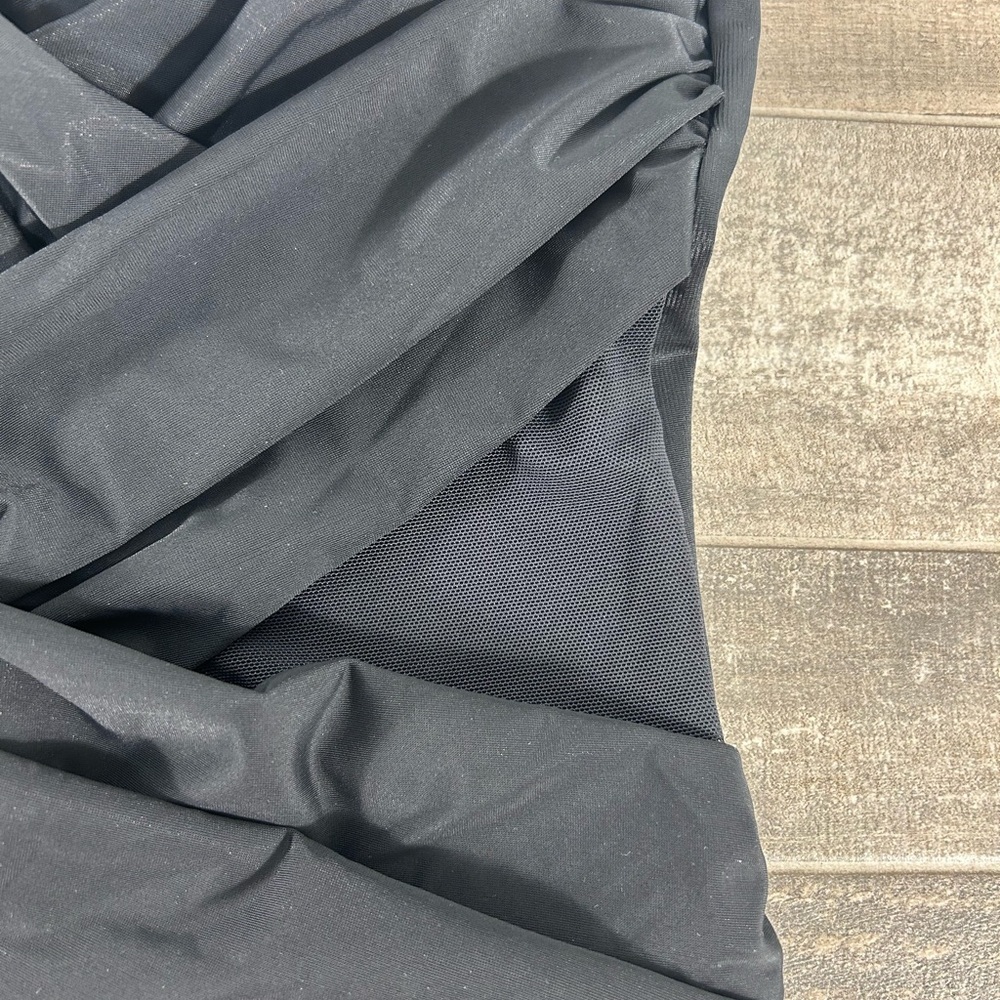 NWOT MiracleSuit Crossover with Mesh Black One Piece - Picture 5 of 9